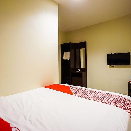 Hotel O Makassar Near Gereja Advent Tikala Baru Formerly Rid'S Hotel Manado Eksteriør bilde